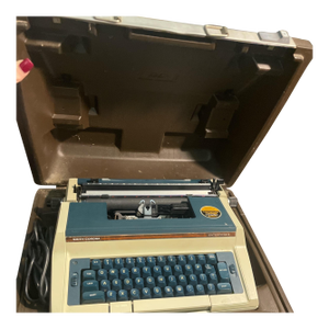 Vintage Smith-Corona Enterprise II Electric Typewriter With Original Case