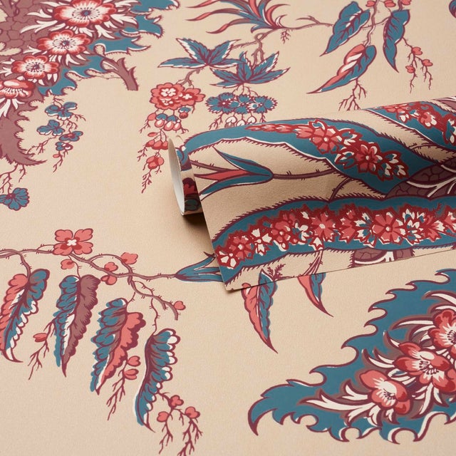 Schumacher SAMPLE - Schumacher Apolline Botanical Wallpaper In Rouge & Bleuâ Â For Sale - Image 4 of 4