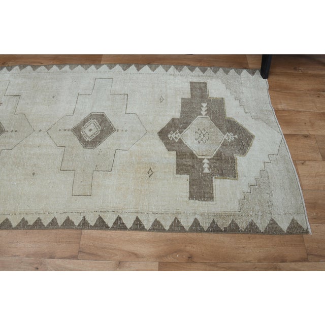 Textile 1970s Vintage Handmade Wool Cotton Beige Area Rug For Sale - Image 7 of 11