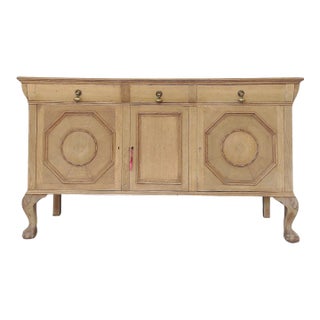 English 1940s Tiger Oak Sideboard With Geometric Detailing For Sale