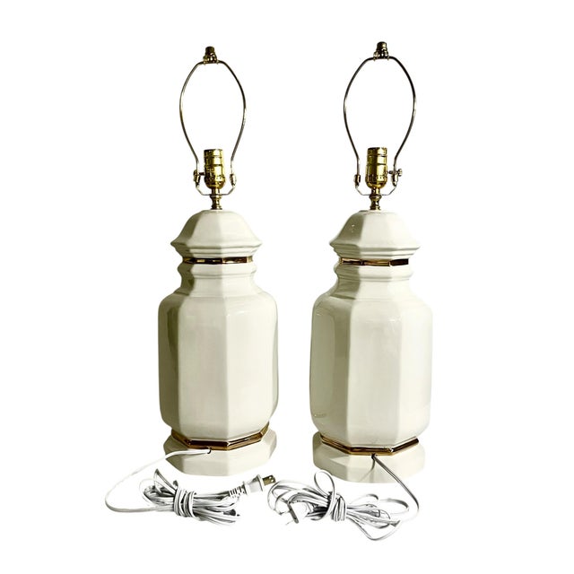 Mid 20th Century Pair of Vintage Chinoiserie Ceramic Ginger Jar Table Lamps With Transferware Bird Motif For Sale - Image 5 of 16