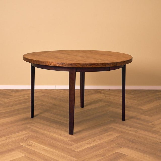 Vintage Danish Round Dining Table with Extensions in Walnut from Omann Jun, 1950 For Sale - Image 10 of 10