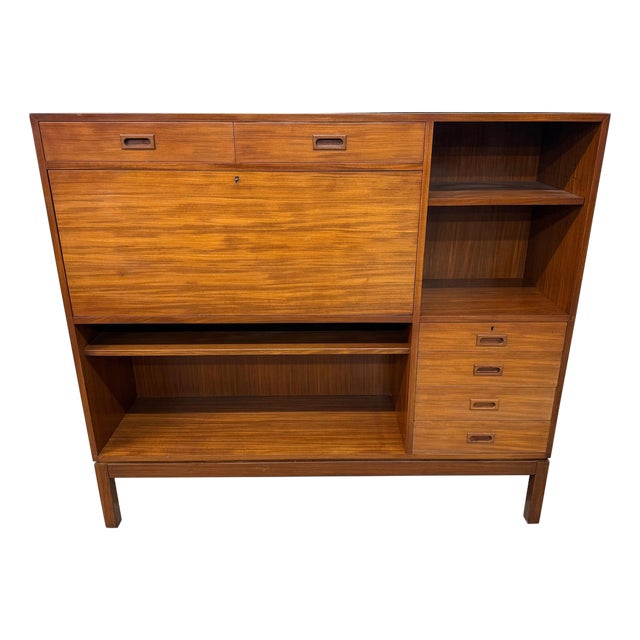 Mid-Century Danish Modern Teak Bar Cabinet For Sale
