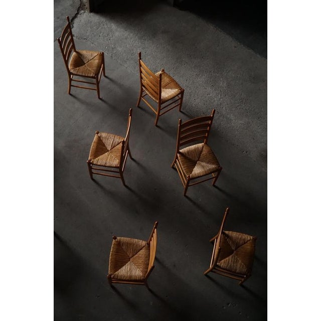 Brown Italian Modern Beech Dining Chairs with Woven Seats in the style of Gio Ponti, 1960s, Set of 8 For Sale - Image 8 of 15