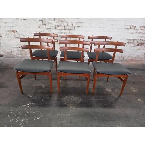 Mid-Century Danish Teak Model 30 Dining Chairs from Poulm Hundevad, Set of 6, in Very Good conditions.