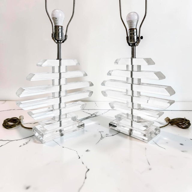 Mid-Century Modern 1970s Multilayer Lucite Table Lamps - a Pair For Sale - Image 3 of 8