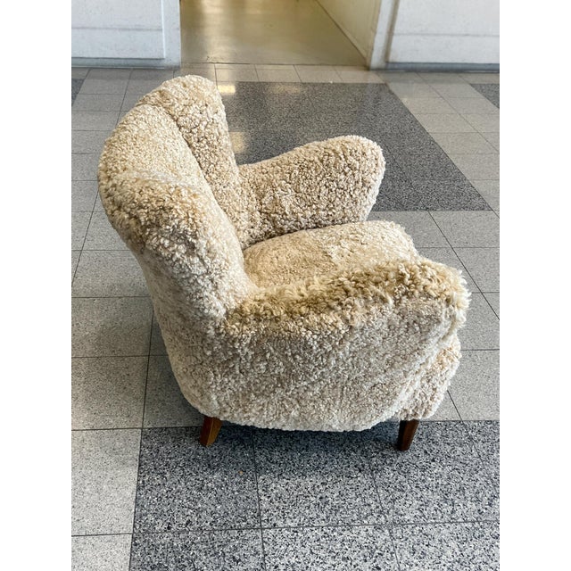 Danish Modern Lounge Chair in Shearling in the Style of Fritz Hansen For Sale In New York - Image 6 of 14