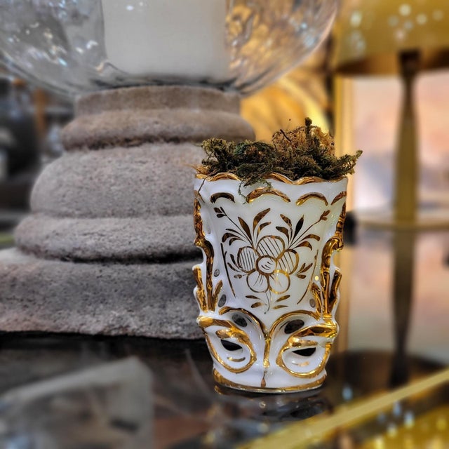 Porcelain Vase from Vieux Paris, France, 1930s For Sale - Image 3 of 13