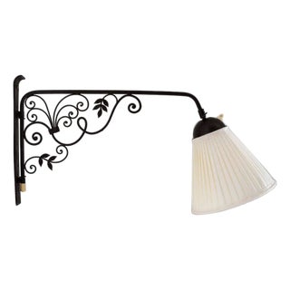 Swedish Modern Model 2339 Wall Lamp attributed to Luco, 1940s For Sale