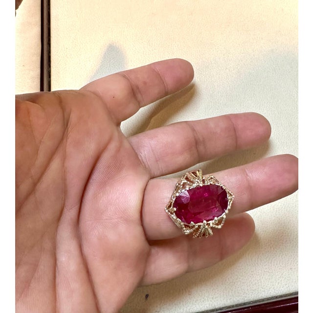 10 Carat Oval Cut Natural Pink Tourmaline 14 Karat Yellow Gold Ring For Sale - Image 10 of 18