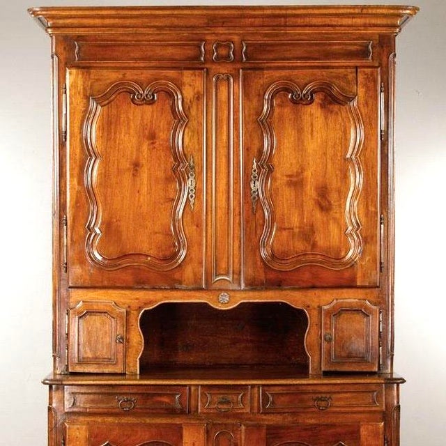 French Provincial Walnut Buffet À Deux Corps, Early 19th Century For Sale - Image 4 of 16