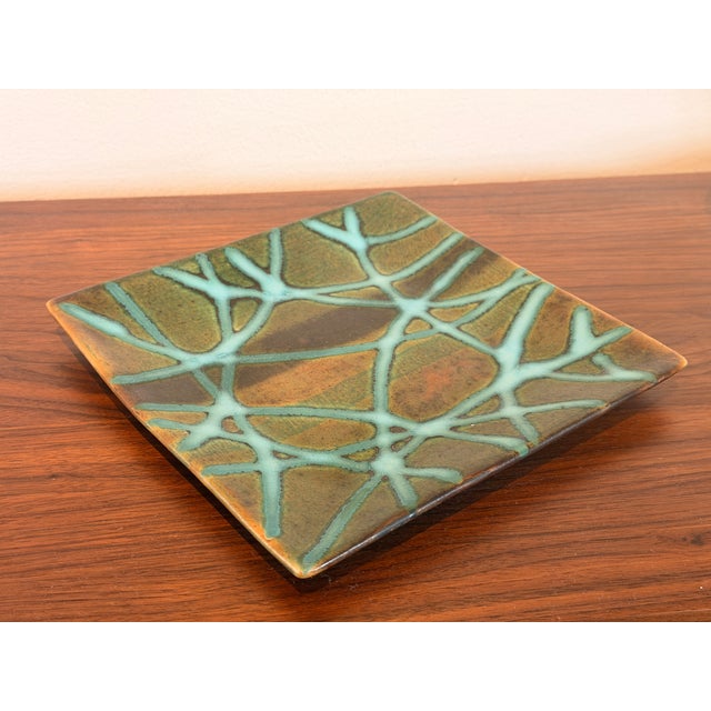Handmade square studio ceramic bowl by finnish artist pirjo nylander from the 1960s/1970s. heavy stoneware with a...