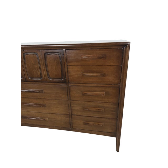 Wood Broyhill Emphasis Mid-Century Modern Eight-Drawer Gentleman’s Chest For Sale - Image 7 of 16
