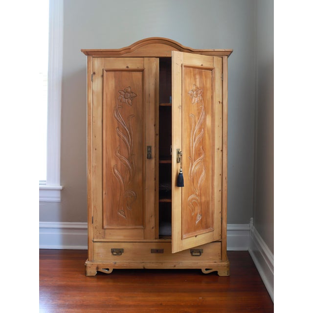 19th Century French Pine Wardrobe, Armoire, Linen Press For Sale - Image 13 of 13