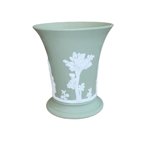 Wedgwood 1967 Wedgwood Jasperware Urn Vase For Sale - Image 4 of 6