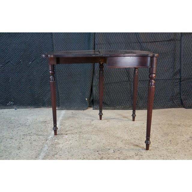 Early 19th Century Antique Early 19th C. American Federal Serpentine Mahogany Console Game Table For Sale - Image 5 of 18