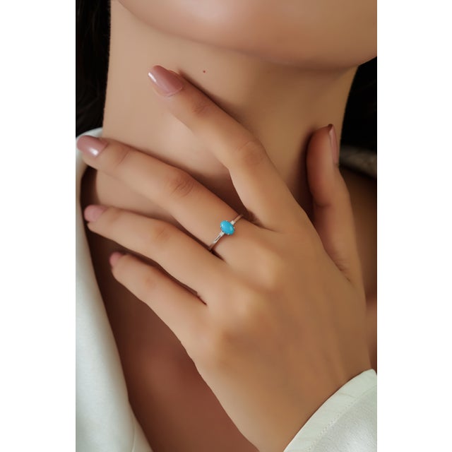 Oval Cut Turquoise & Diamond Solitaire Three Stone Ring in 14k Gold Size 6.5 For Sale In New York - Image 6 of 13