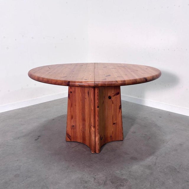 Remarks: Vintage round / oval dining table by Glostrup Møbilfabrik, Denmark 1970s. This dining table is made from solid...