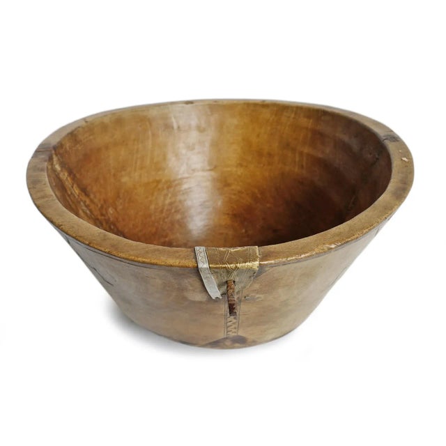 Authentic midcentury Tuareg wood bowl from Niger/Mali areas. Beautiful hand carved workmanship with thin walls and...