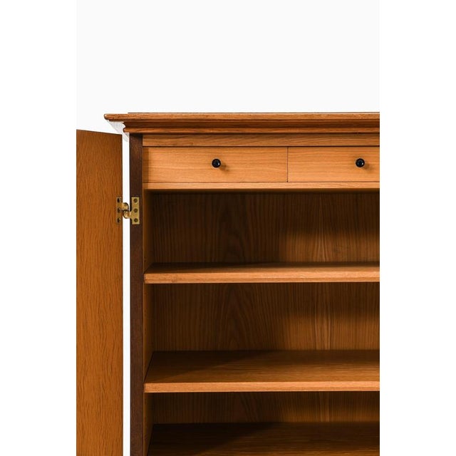 Mid-Century Modern Oak and Brass Cabinet by Oscar Nilsson, 1940s For Sale - Image 6 of 11