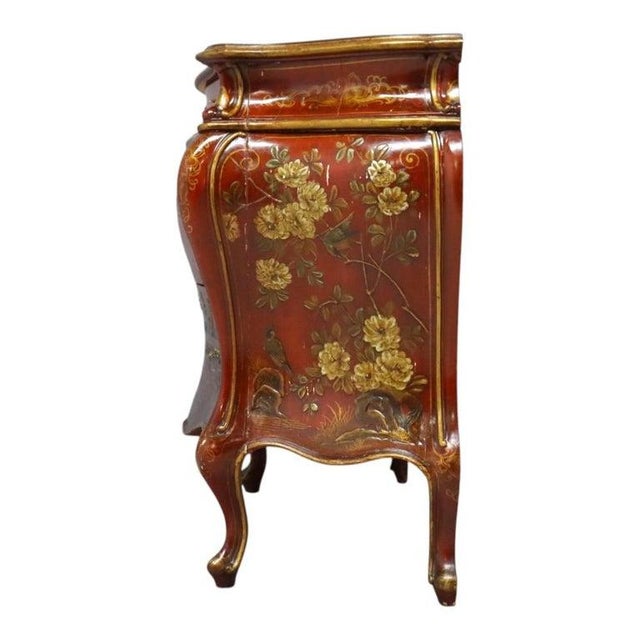 Red Lacquer & Scenic Chinoiserie Decorated 3-Drawer Bombay Chest C1920 For Sale - Image 15 of 18