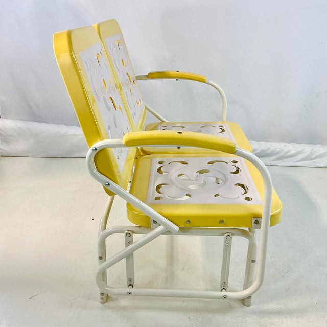 1970s Vintage Americana Boho Chic Glider Outdoor Loveseat. For Sale - Image 13 of 14