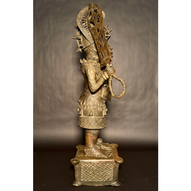 Mid 20th Century Benin Bronze Warrior Figure – Edo People, Nigeria For Sale - Image 4 of 8