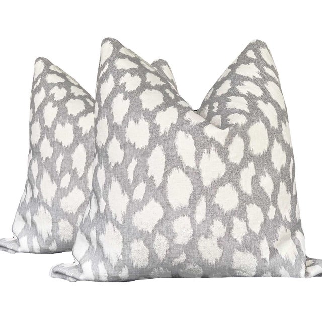 Kravet Gray and White Kravet Linen Pillows - A Pair For Sale - Image 4 of 4