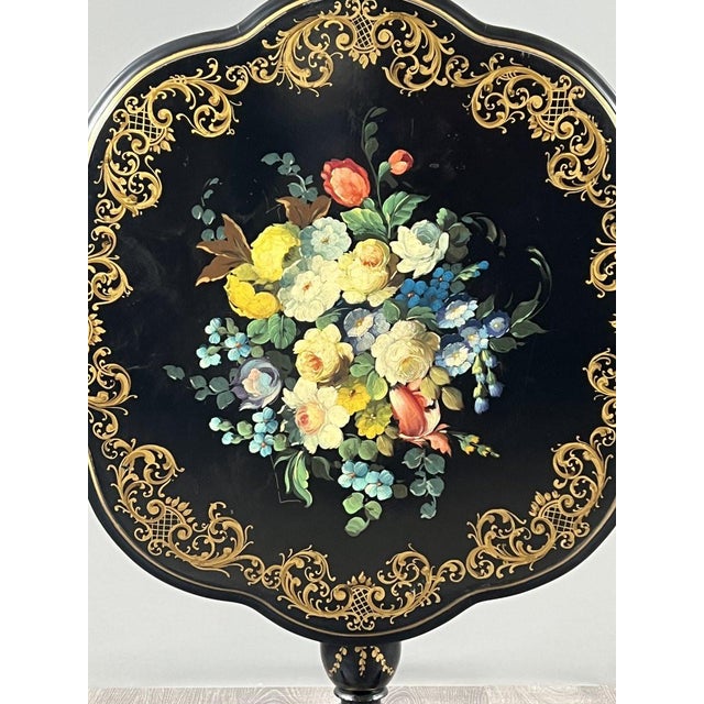 19th Century Napoleon III Lacquered Pedestal Table with Floral Decoration, in Very Good conditions. Designed before 1890