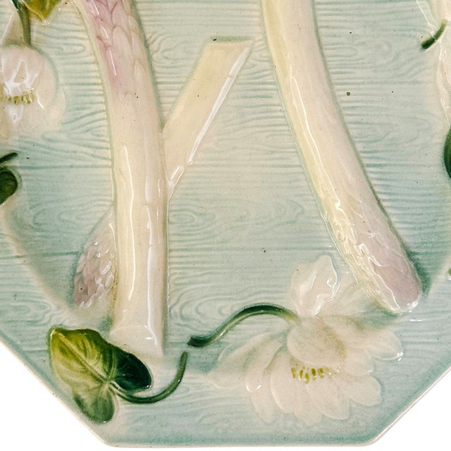 French Art Nouveau Water Lily Asparagus Majolica Plate, Circa 1890 For Sale - Image 4 of 7