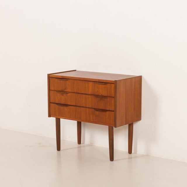 1960s Small Danish Teak Chest of Drawers, 1960s For Sale - Image 5 of 10
