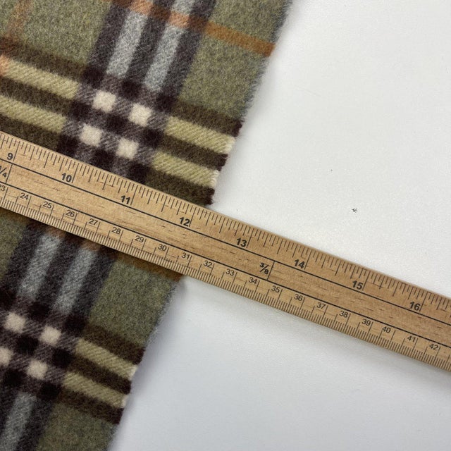 Late 20th Century Burberry Green Plaid 100% Wool Scarf For Sale - Image 6 of 8