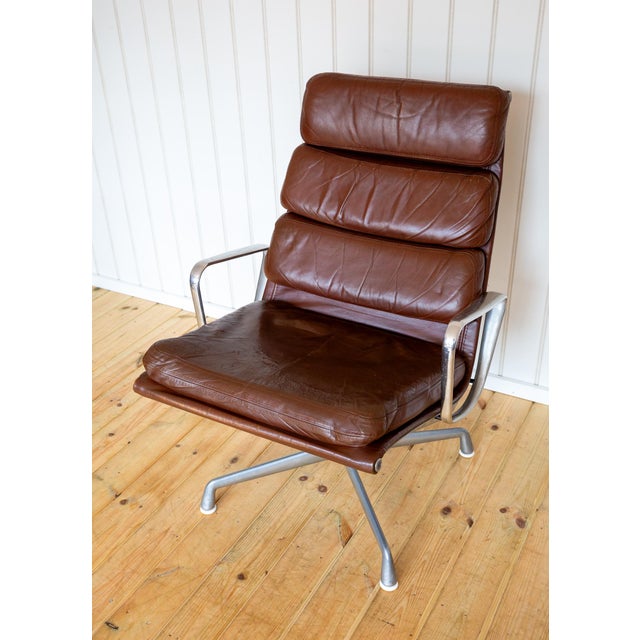 Soft Pad Leather Aluminium EA216 Lounge Chair by Charles and Ray Eames for Herman Miller, 1975 For Sale - Image 17 of 18