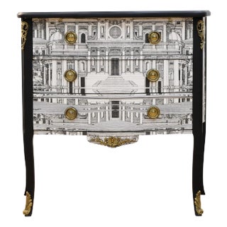 1950s Louis XV Style Chest With Fornasetti Pattern of Ancient Rome and Black Marble Top For Sale
