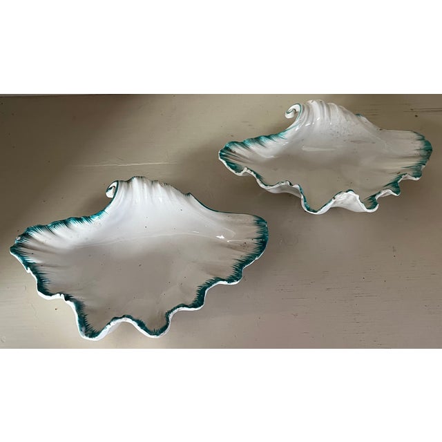 Antique 18th Century Wedgwood Creamware Feather Edge Sea Shell Dishes - A Pair For Sale - Image 13 of 16