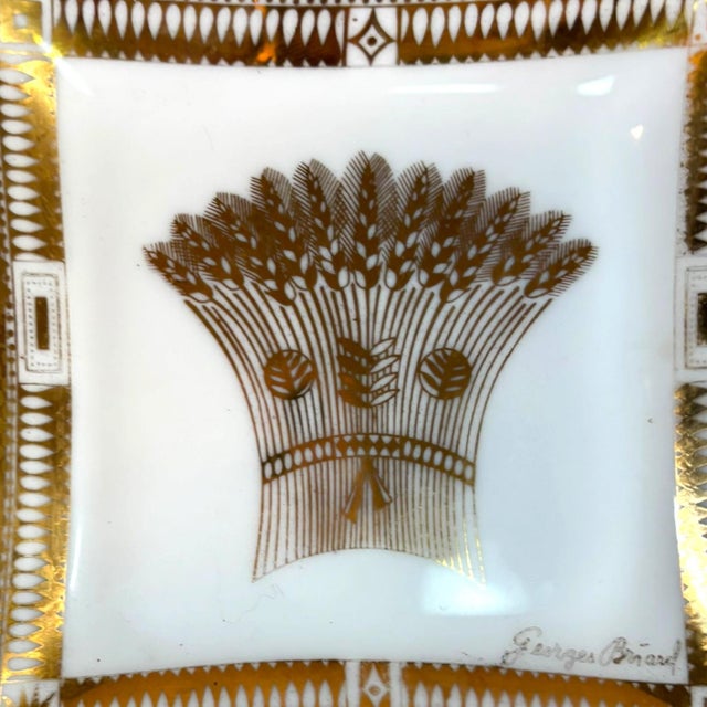 Mid-Century Modern Signed Georges Briard 22k Gold Wheat Sheaf Square Dishes - A Pair For Sale - Image 6 of 14