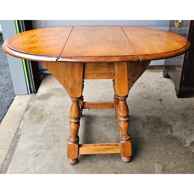 Wood 20th Century Cushman Classics Farmhouse Style Drop Leaf Side Table For Sale - Image 7 of 10