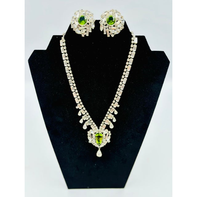 1940s Fantastic Peridot-Green Hobé Rhinestone Empire Necklace and Earrings Set For Sale - Image 9 of 11