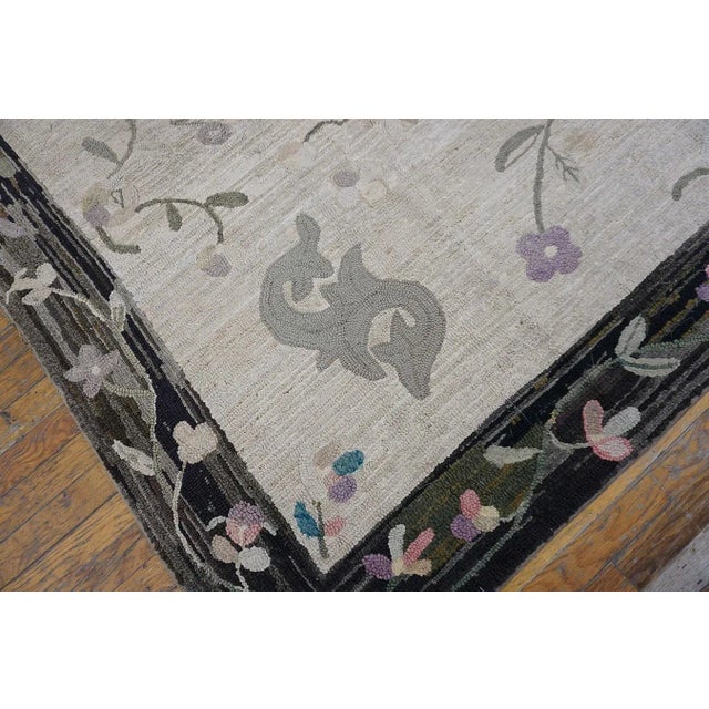 1900s Ivory Folk Art Floral Antique American Hooked Small Rug For Sale - Image 13 of 15