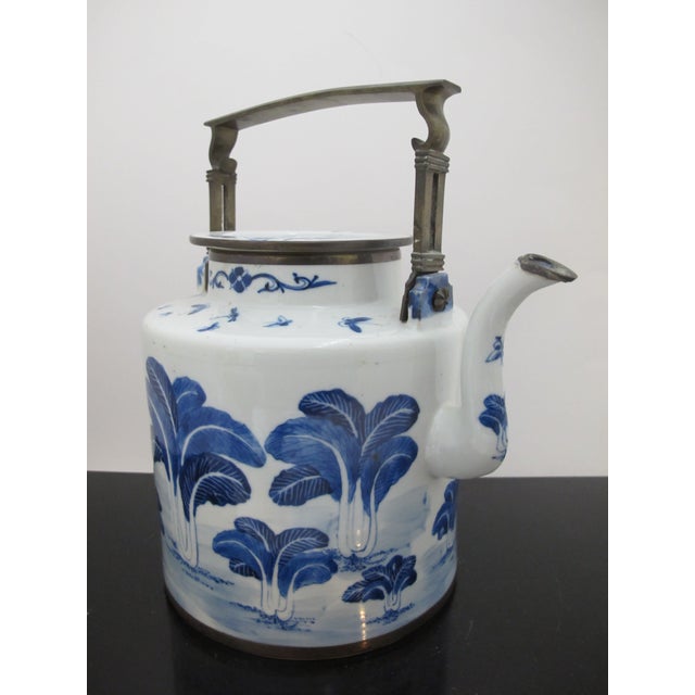Qing Dynasty Blue and White Chinese Porcelain Lotus Flower & Butterfly Brass Handle Teapot For Sale In Portland, OR - Image 6 of 11