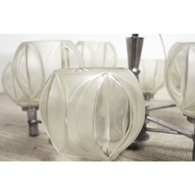 Mid-Century Space Age Sputnik 8-Light Chandelier in Chrome and Faceted Glass Globes, 1970s For Sale - Image 9 of 15