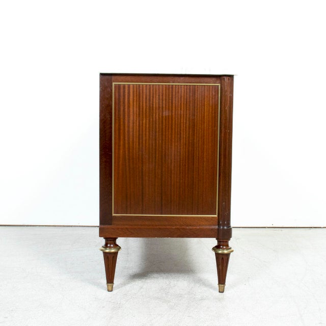 20th Century French Louis XVI Style Maison Jansen Three-Drawer Mahogany Commode With Cararra Marble Top For Sale - Image 17 of 18