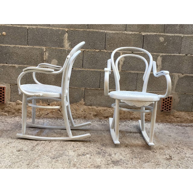 Mid-Century Modern 20th Century White Patina Bentwood Rocking Chair Thonet Style For Sale - Image 3 of 10