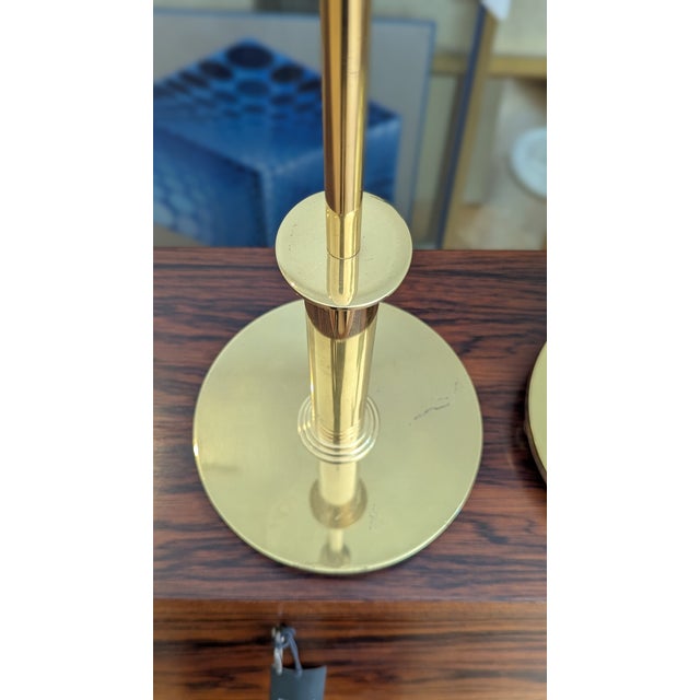 Mid-Century Modern Polished Brass Mid-Century Modern Table Lamps (Pair) With Stepped Base For Sale - Image 3 of 11