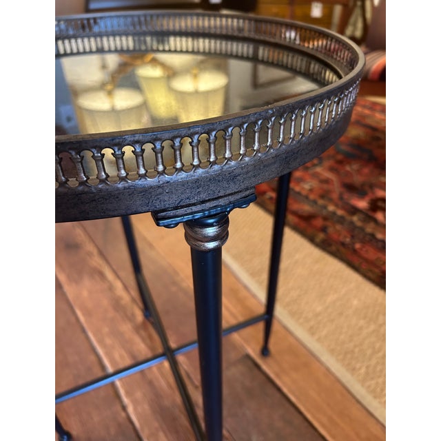 Traditional Black Marble Top Round End Table With Brass Gallery For Sale In Philadelphia - Image 6 of 9