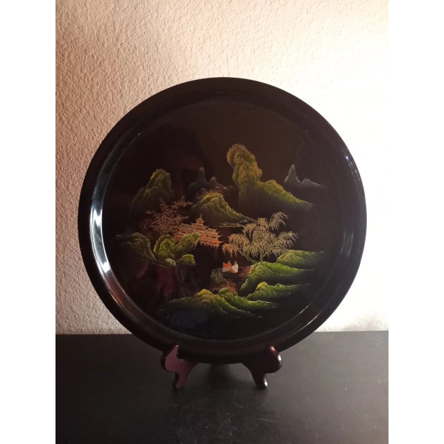 Asian 1980s Oriental Round Lacquered Black Acrylic Platter For Sale - Image 3 of 6