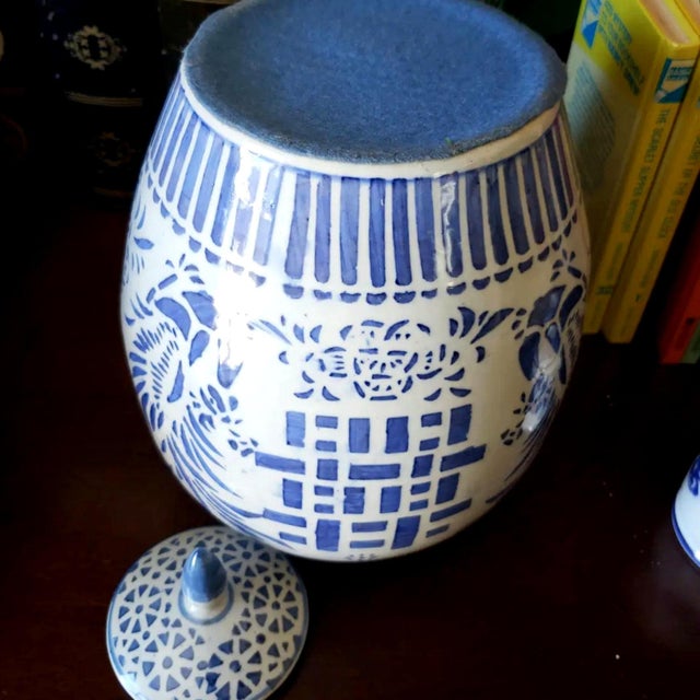 Vintage Bombay Company Blue White Phoenix Ginger Jar | Lidded Chinoiserie For Sale - Image 4 of 5
