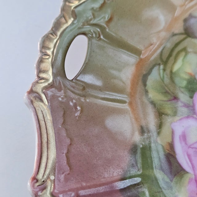 Antique Kuno Steinmann Tiefenfurt Porcelain Bowl Hand-Painted “Roses À La Paris” | Made in Germany | Circa 1900–1915 | Heavy Gold Gilt For Sale - Image 4 of 5