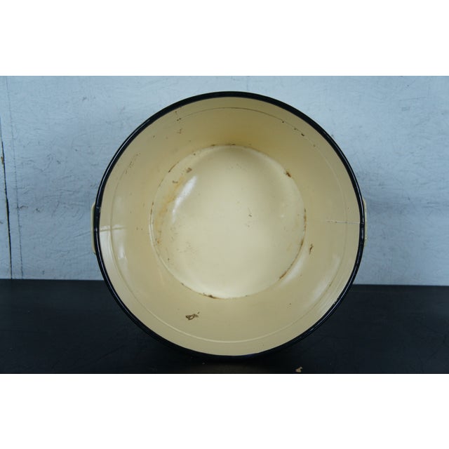 White Mid 20th Century l'Hotel Des Royales Paris France Bumblebee Enameled Champagne Ice Bucket For Sale - Image 8 of 11