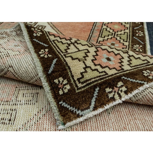 Textile Turkish Vintage Rug 3'3" x 5'8" #16028 For Sale - Image 7 of 8